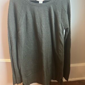Size small knit sweater from LOFT, unworn, excellent condition.